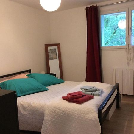 Simplicite Et Confort En Luberon Daire Ménerbes Dış mekan fotoğraf