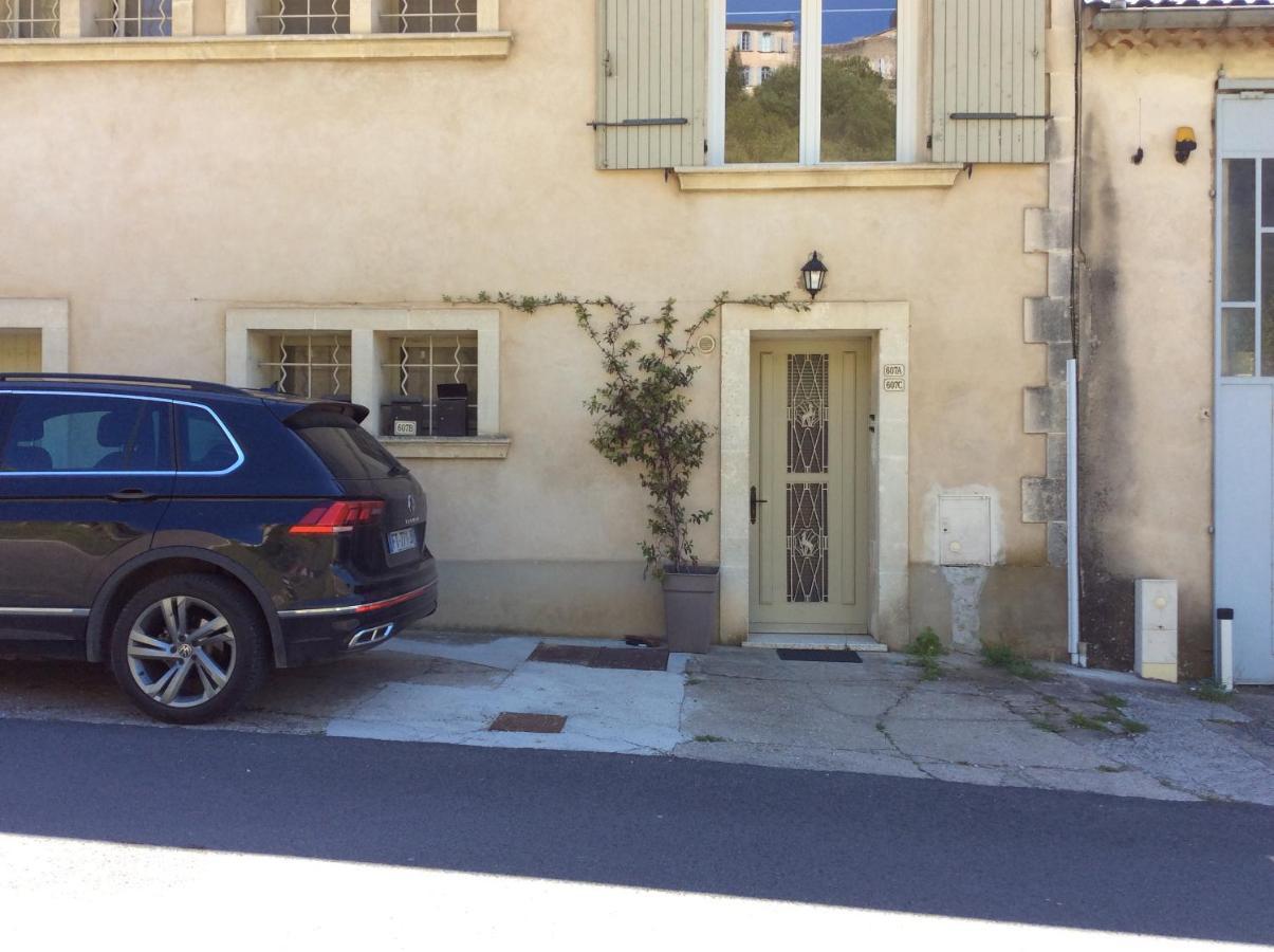 Simplicite Et Confort En Luberon Daire Ménerbes Dış mekan fotoğraf